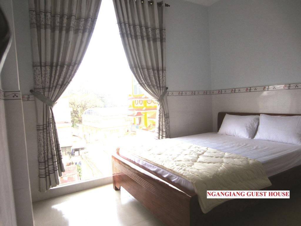 Ngan Giang Guesthouse Phu Quoc Ruang foto